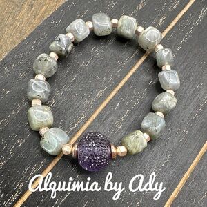 Alquimia Gray and Purple Labradorite Bracelet